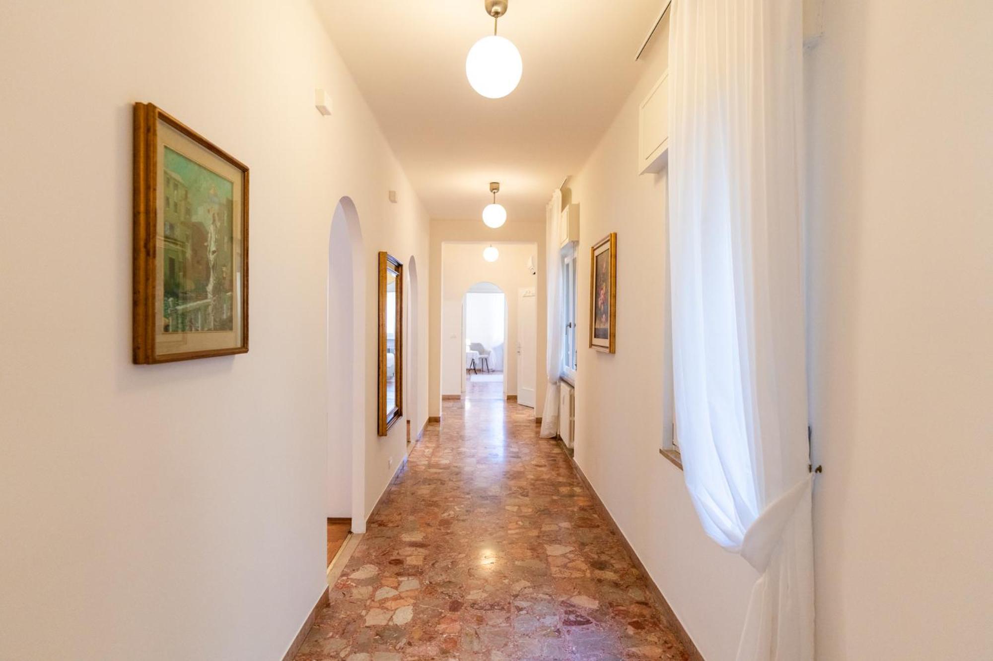 Domus Verona - Elegante Residenza Con Affaccio Su Porta Leoni Quarto foto